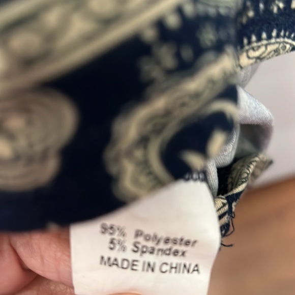 a Jesdani Blouse.             #1595 - Picture 4 of 5